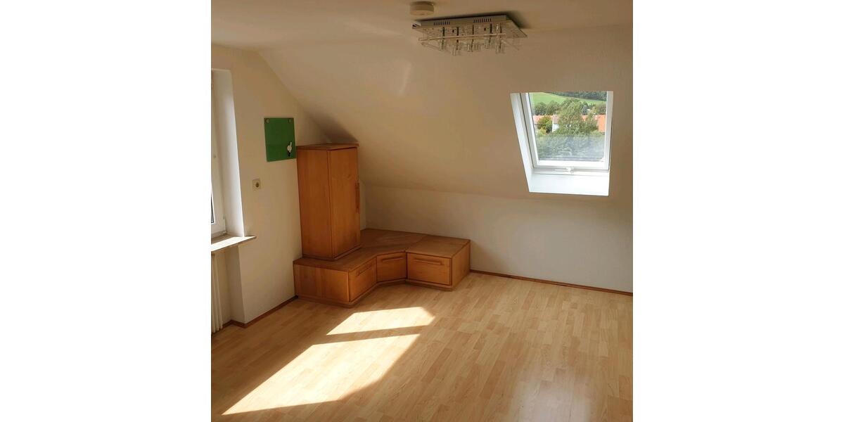 Dachgeschoßwohnung Poppenhausen (Wasserkuppe) - 1 Zimmer, 60 m&sup2;, 360&euro; | Angebot:26019517