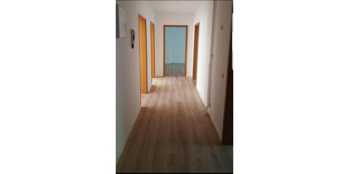 Etagenwohnung Zwickau Auerbach - 3 Zimmer, 77 m&sup2;, 59.000&euro; | Angebot:27045937