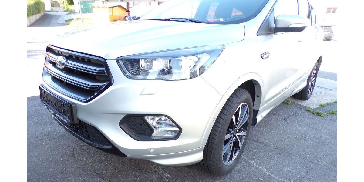 Ford Kuga 132.000 km 13.500 &euro; Perlesreut 94157