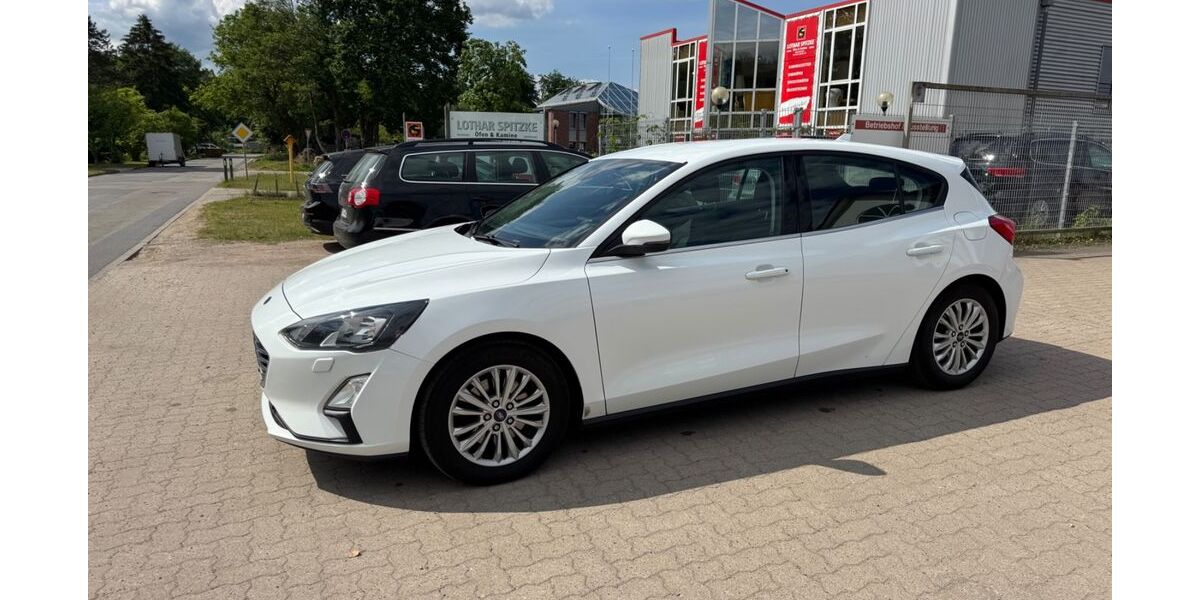 Ford Focus 162.000 km 9.300 &euro; Stelle 21435