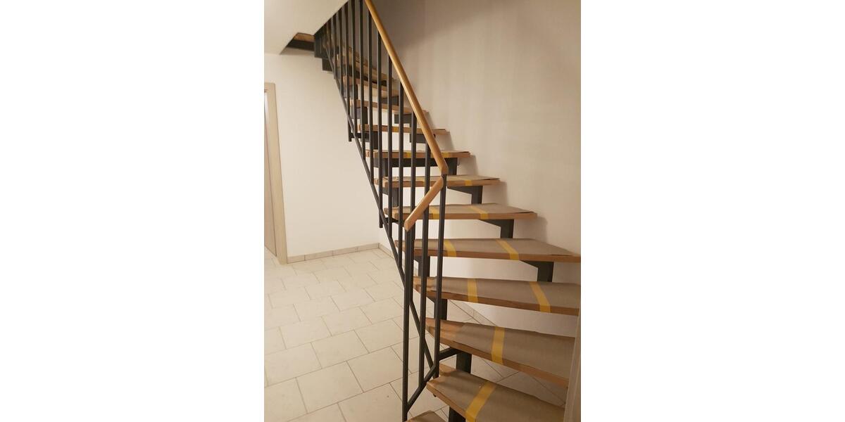 Dreifamilienhaus: Rechtes Haus mit je 125m² Wohnfläche und Garten 6 zimmer