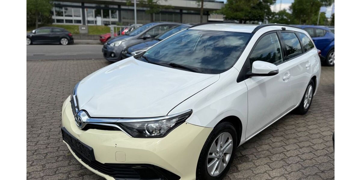 Toyota Auris 310.653 km 6.499 &euro; Hanau 63452