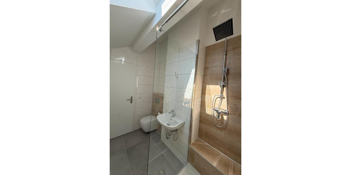 Dachgeschoßwohnung Rosenheim Egarten - 1 Zimmer, 35 m&sup2;, 750&euro; | Angebot:26124383