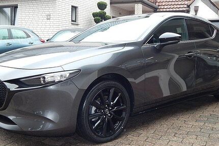 Mazda 3 2.648 km 26.590 &euro; Stemwede 32351