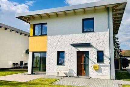 Haus Schleiden Schöneseiffen - 3 Zimmer, 145 m&sup2;, 1.595&euro; | Angebot:26630737
