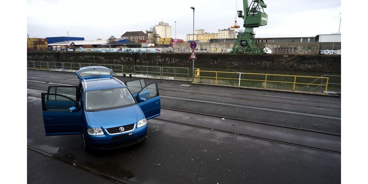 VW Touran 267.000 km 6.000 &euro; Offenbach am Main 63065