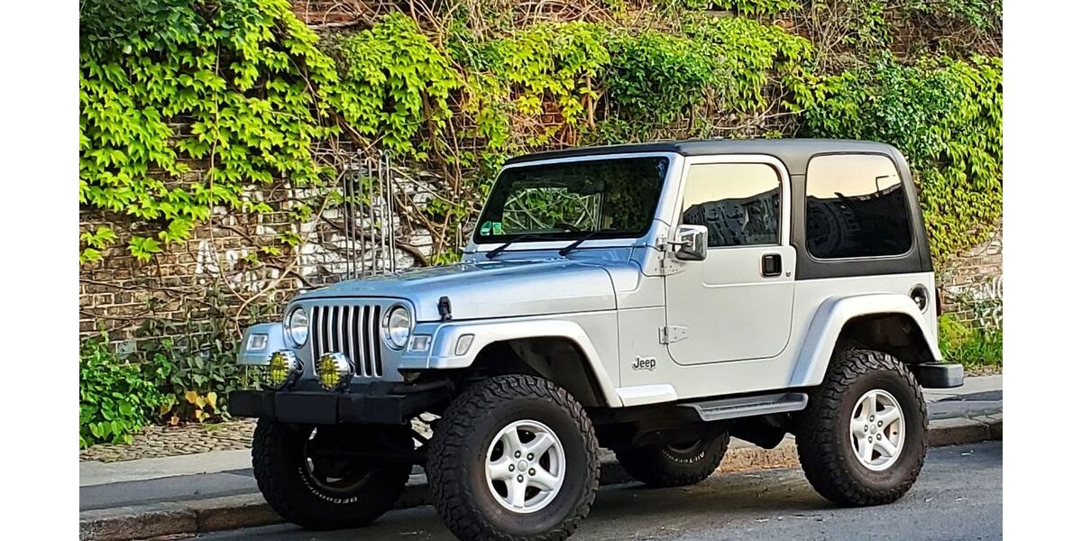 Jeep Wrangler 119.900 km 14.790 € Berlin 10405