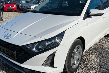 Hyundai i20 7.881 km 15.790 &euro; München 81829