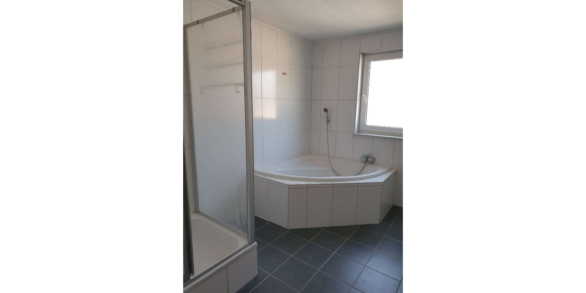 Attraktives, vermietetes Reihenendhaus mit Garage und kleinem Grundstück – rentable Kapitalanlage - Reihenendhaus Queidersbach | Angebot:27130988