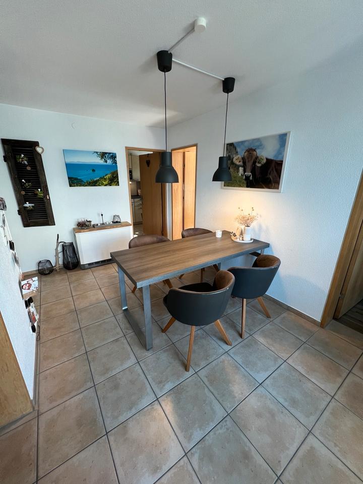Schöne 3,5 Zimmer Eigentumswohnung mit 2 Balkonen