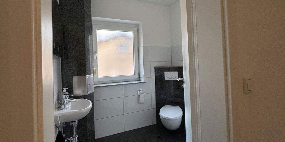 Einfamilienhaus Neckarzimmern - 6 Zimmer, 315 m&sup2;, 2.600&euro; | Angebot:25757028