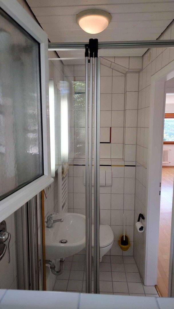 Gute Lage, hell, ruhig, frisch renoviert 1 zimmer