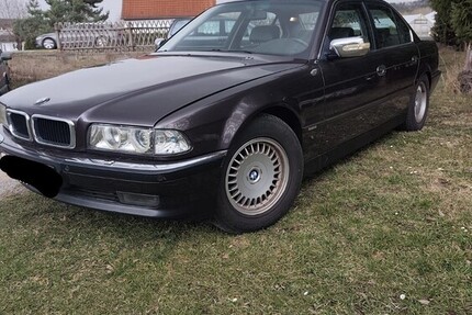 BMW 740 255.486 km 7.900 &euro; Plaue 99338