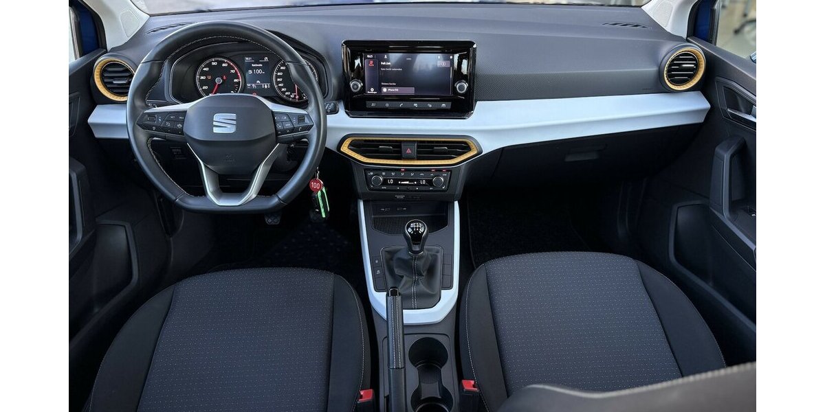 Seat Arona 1.0 TSI Style PDC/CARPLAY/KLIMAx2/ACC/DAB 28.461 km 16.900 &euro; Villingen-Schwenningen 78054