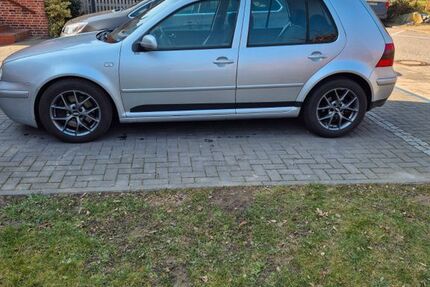 VW Golf 267.000 km 2.200 &euro; Oldenburg in holstein 23758