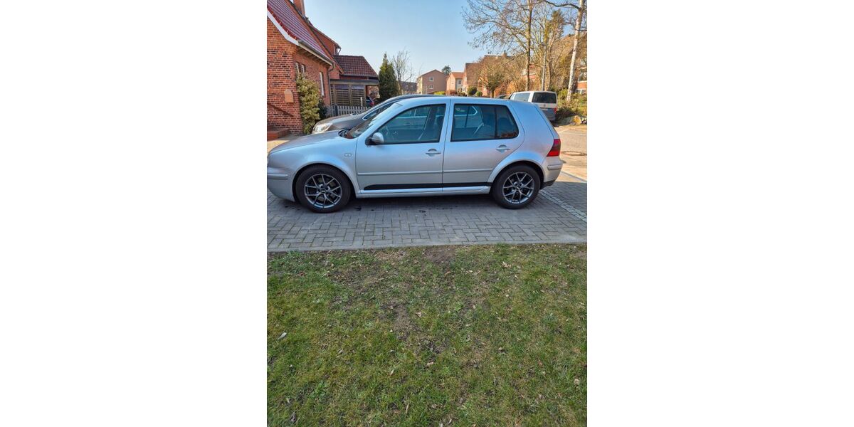 VW Golf 267.000 km 2.200 &euro; Oldenburg in holstein 23758