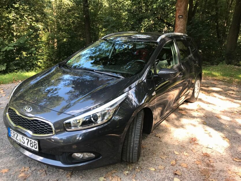 Kia ceed Sportswagon 111.244 km 7.500 € Lößnitz 08294