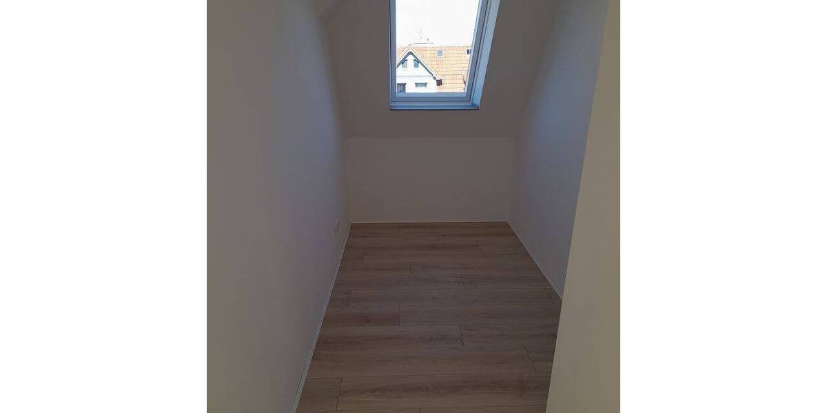 Helle 3-Zi DG Wohnung mit EBK in Stadtlage - Zimmer Zwickau Pölbitz | Angebot:23973934