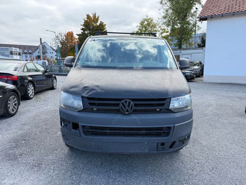 VW T5 Transporter 222.000 km 2.990 € Rosenheim 83022