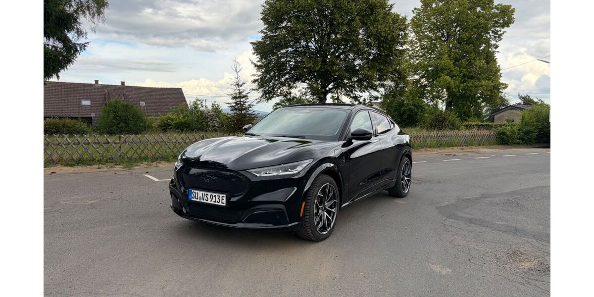 Ford Mustang Mach-E 13.200 km 30.500 &euro; Windeck 51570