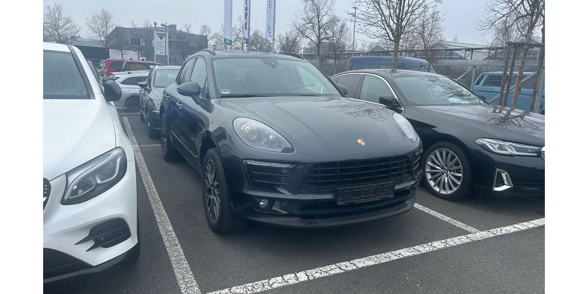 Porsche Macan 77.680 km 33.900 &euro; Fürth 90763