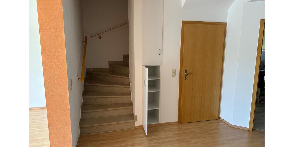Reihenhaus Dillingen an der Donau - 6 Zimmer, 145 m&sup2;, 465.000&euro; | Angebot:26759968
