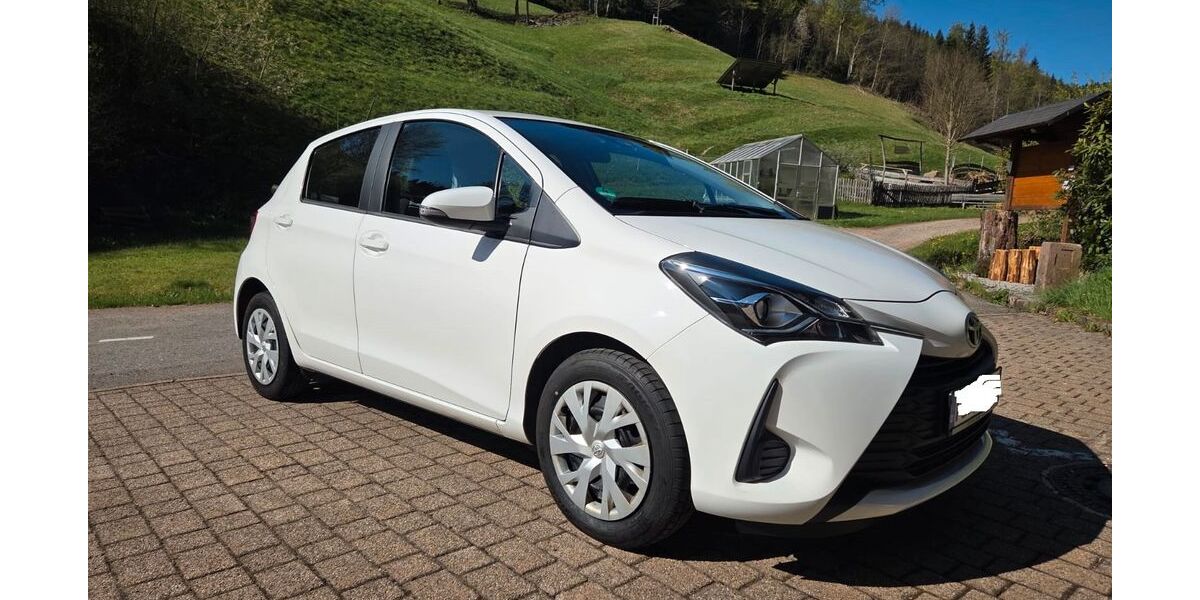 Toyota Yaris 78.866 km 10.700 &euro; Bad Rippoldsau 77776