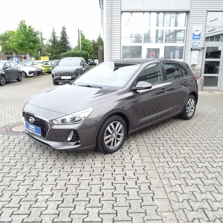 i30