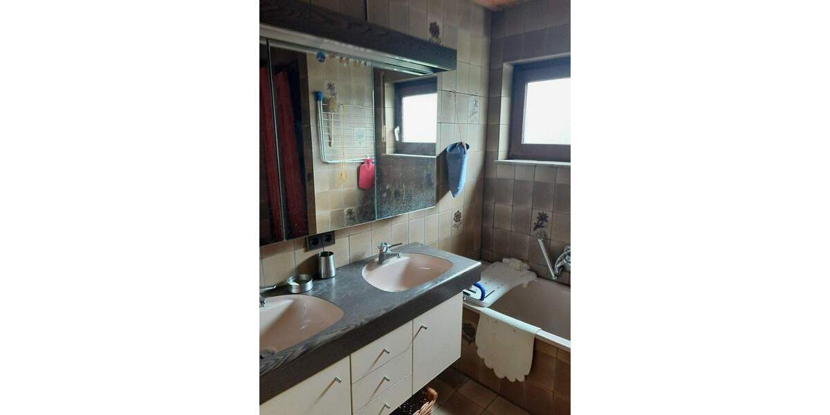 Reihenendhaus Stuttgart Möhringen - 8 Zimmer, 200 m&sup2;, 900.000&euro; | Angebot:24724347