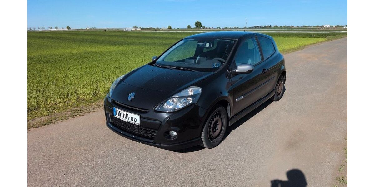 Renault Clio 136.230 km 4.299 &euro; Fürth 90765