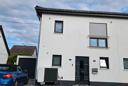 Neubau-Doppelhaushälfte incl. Garage und Einbauküche zu vermieten 5 zimmer