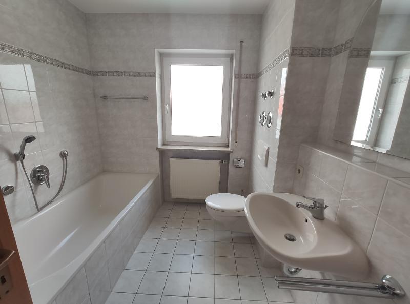 3 Zi. Wohnung (Nr. 6) im DG (2. OG) mit Balkon und Garage - Etagenwohnung Erlangen OT Dechsendorf | Angebot:24315669