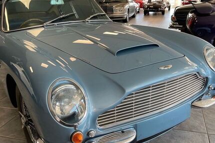 Aston Martin DB 10.300 km 325.000 &euro; Riemerling bei München 85521