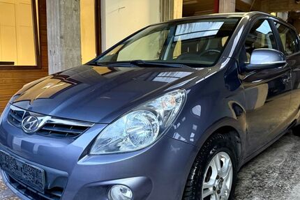 Hyundai i20 120.000 km 3.890 &euro; Konz Karthaus 54329