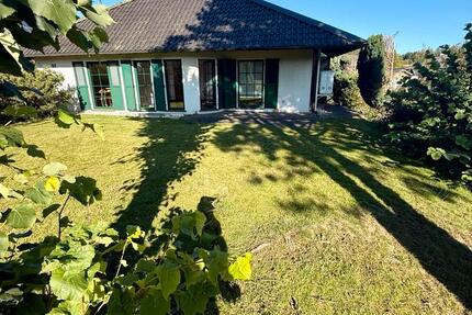 Modernisiertes Einfamilienhaus mit Garten, Garage & Fußbodenheiz. zimmer