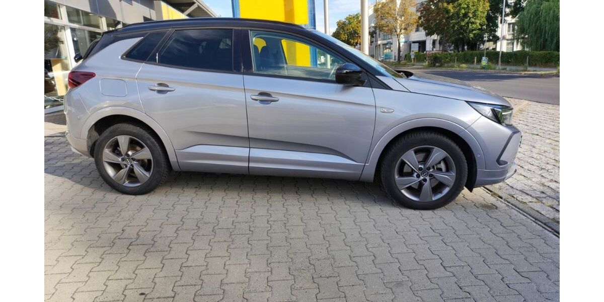 Opel Grandland (X) 28.823 km 24.490 &euro; Zossen 15806