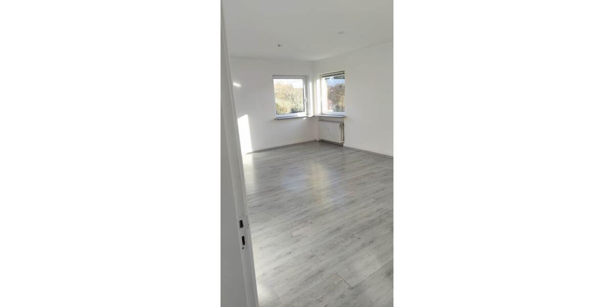 Etagenwohnung Stockelsdorf - 4.5 Zimmer, 95 m&sup2;, 950&euro; | Angebot:25419604