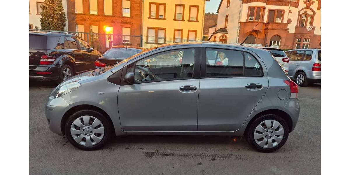 Toyota Yaris 100.000 km 4.800 &euro; Merzig 66663