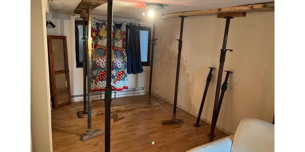 Einfamilienhaus Wetter (Hessen) - 5 Zimmer, 90 m&sup2;, 70.000&euro; | Angebot:26442304