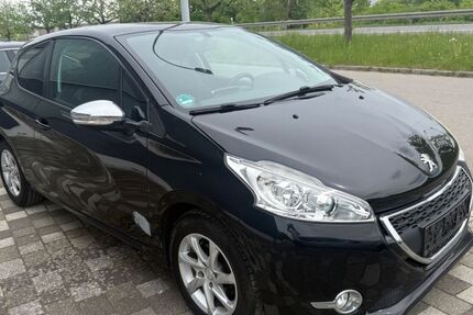 Peugeot 208 106.000 km 3.600 &euro; Sigmaringendorf 72517