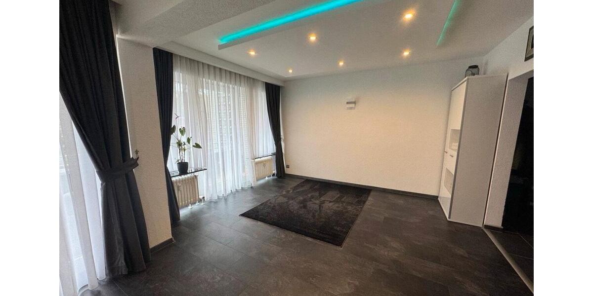 Etagenwohnung Rottenburg am Neckar - 4 Zimmer, 98 m&sup2;, 1.850&euro; | Angebot:25990817