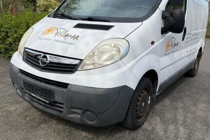 Opel Vivaro 71.000 km 6.599 &euro; Paderborn 33100