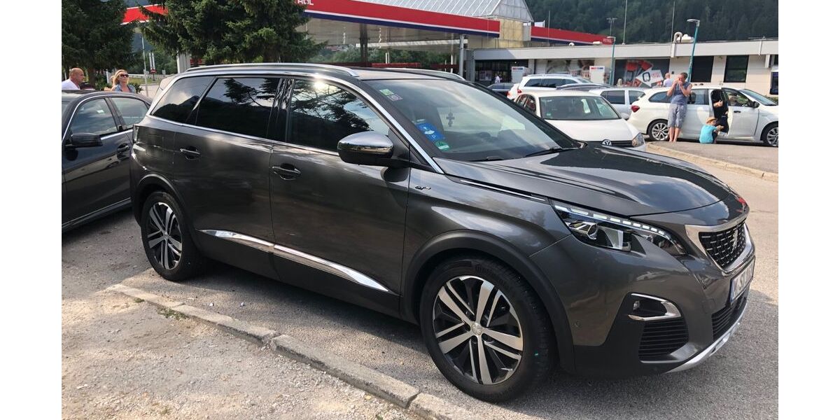 Peugeot 5008 135.812 km 17.500 &euro; München 81248