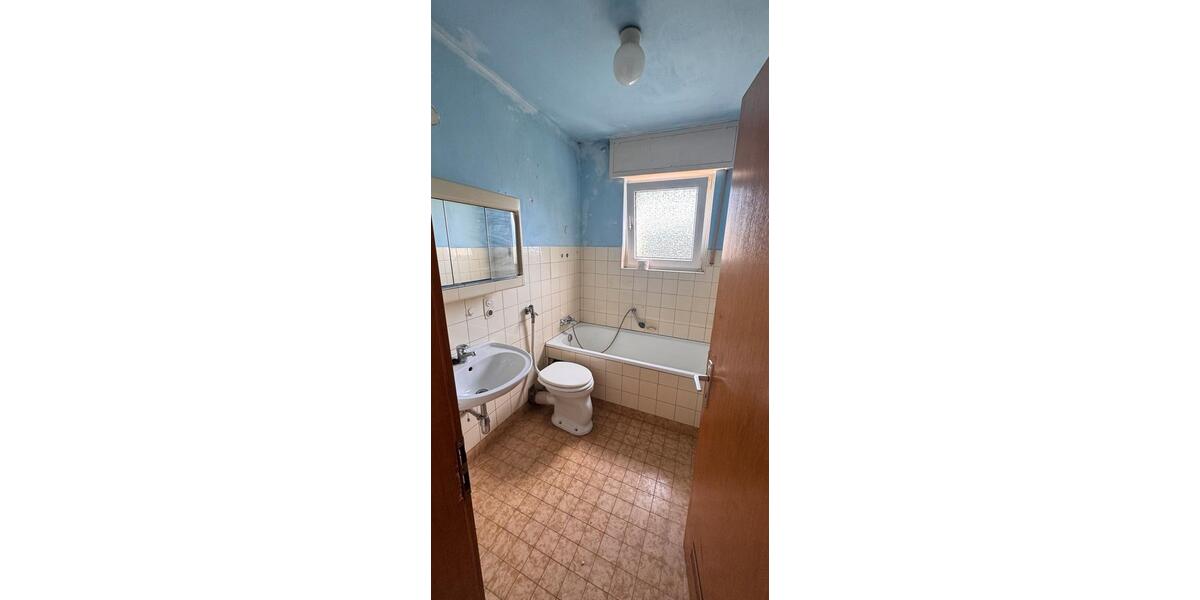 Einfamilienhaus Wiehl - 7 Zimmer, 143 m&sup2;, 225.000&euro; | Angebot:26226574