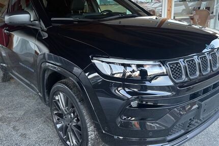 Jeep Compass 47.123 km 25.490 &euro; Rudolstadt 07407