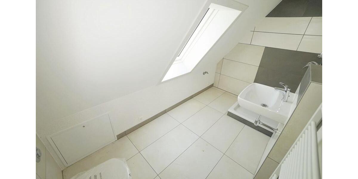 Dachgeschoßwohnung Bisingen - 2 Zimmer, 45 m&sup2;, 500&euro; | Angebot:26670376