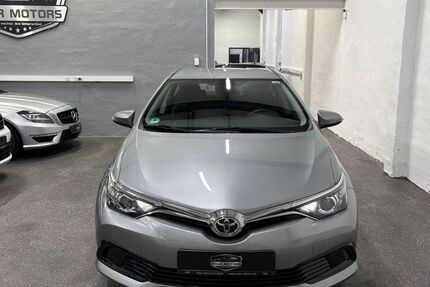 Toyota Auris 74.800 km 9.750 &euro; Iserlohn 58638