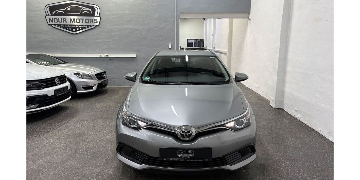 Toyota Auris 74.800 km 9.750 &euro; Iserlohn 58638