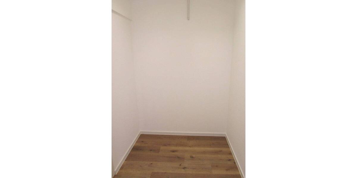 Etagenwohnung Gera Bieblach-Ost - 4 Zimmer, 198 m&sup2;, 1.500&euro; | Angebot:26891815