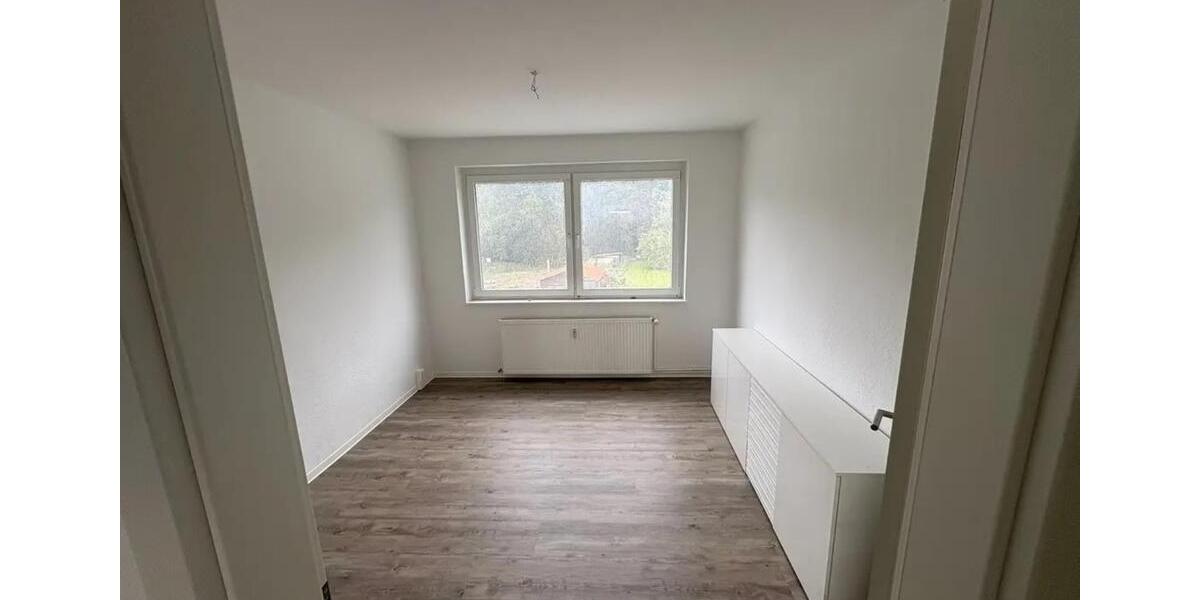 Frisch Sanierte und helle 3-Zimmer Wohnung im 1. OG in Gnewitz 3 zimmer